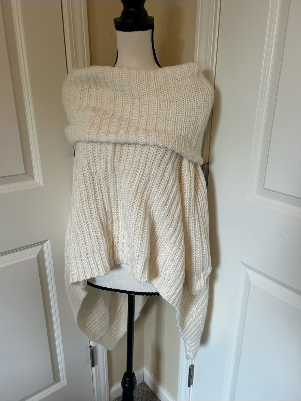 Michael Kors Cream Off-Shoulder Ribbed Knit fold over oversized Sweater